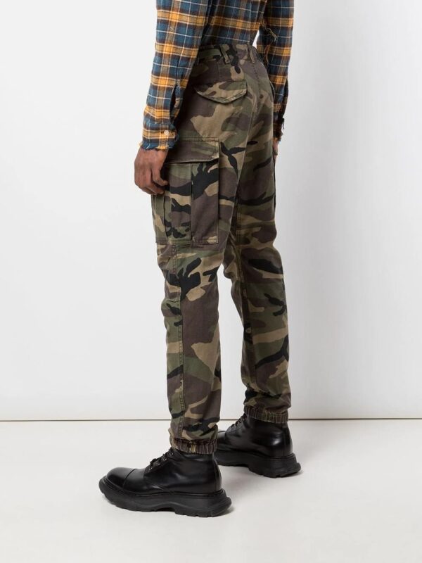 ⁦Tapered Camouflage Trousers⁩ – תמונה ⁦4⁩