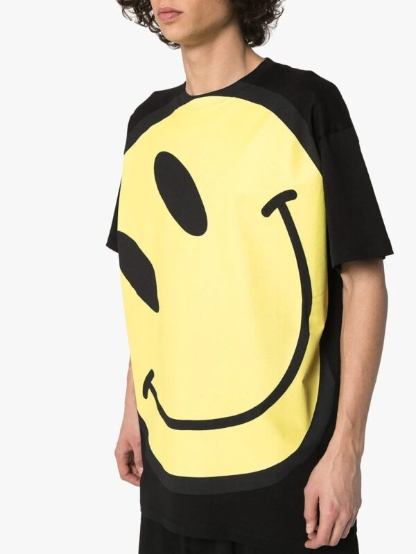 ⁦Smiley Print T-shirt⁩ – תמונה ⁦4⁩